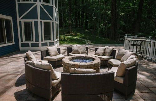 The Athena Hideaway - hottub, firepit, lake & racetrack - Foto 10