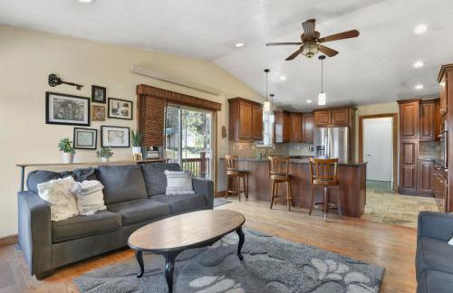 Mountain Vistas House and Acreage - Foto 11