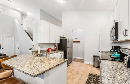 Mario Manor Heated Pool King Bed Game Room Near Disney - Foto 16