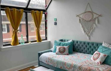 A Regal Retreat- Exclusive Parking, Prime Location - Foto 40