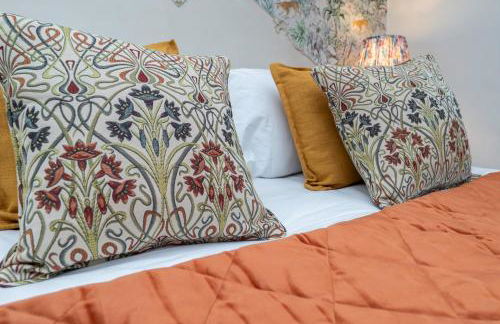 Heron Stays Bath- Boutique Period Group Properties, Parking for 4 Cars, Just 3 Miles to Bath Central, Sleeps 14 - Photo 49