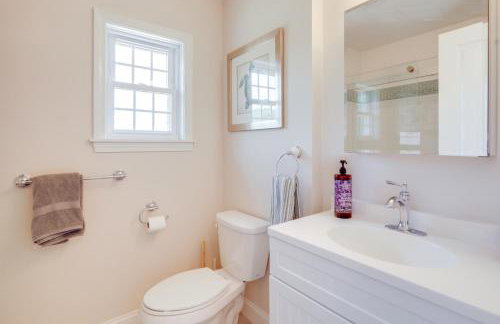 Walk to Pawcatuck River Family-Friendly Home! - Foto 21