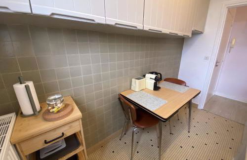 Grand studio calme avec balcon & parking gratuit - Foto 16