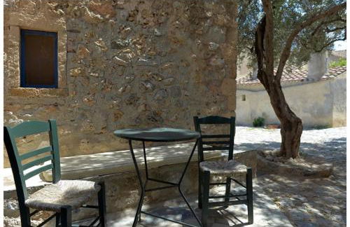 NEFELI castle stone house inside the fortress - Foto 1