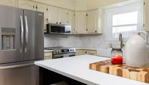 Luxury 4BR in Hudson Valley on a 8 Acre Estate - Hot Tub, Large Firepit, Oversized 38 Ft Deck! - Foto 5