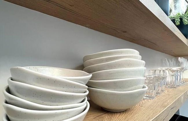 Design Led 1 bed in Cosmopolitan Queens Park - Foto 5