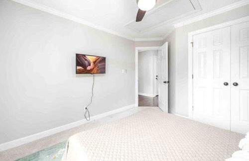 Cozy Boho Kildaire Farms Home- near Downtown - Foto 21