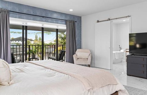 April Sale! 4 BR - Private Pool, Grill, Soaking Tub, Near Coral Gables & MIA Airport - Photo 7