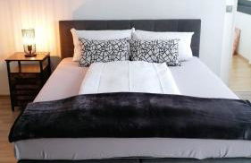 Stylisches kleines Studio -Zentral gelegen- Nähe BayArena - in Leverkusen Wiesdorf City- Friedrich Ebert Platz 5a , 4te Etage mit Balkon-kein Aufzug-Lift--Kaution Pflicht-- - Foto 1