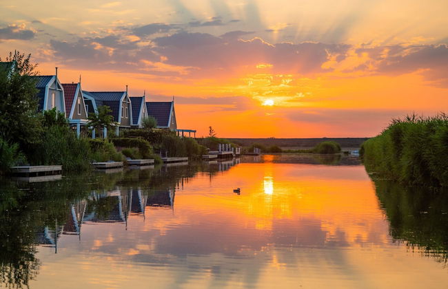 Scenic Stay by the Water - Foto 37