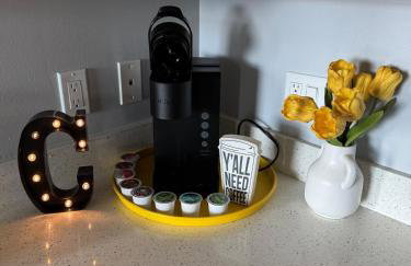 King-Bed Loft - Free Garage Parking - Full Kitchen - Foto 9