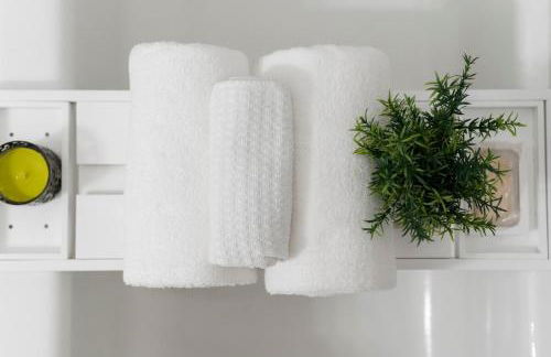 Chic 4BR Home Hot Tub Game Room - Foto 10