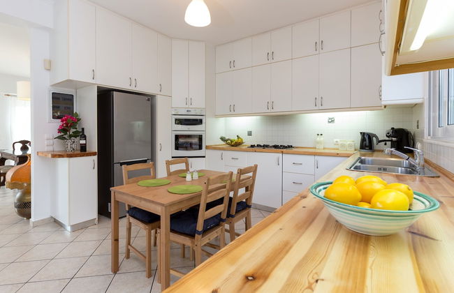 290m² Villa with Pool close to the Airport - Foto 11