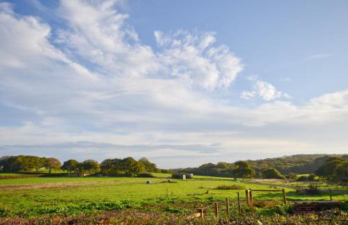 Dassia-Rural Bungalow, Dog Friendly with Hot Tub Near Gurnard - Foto 44