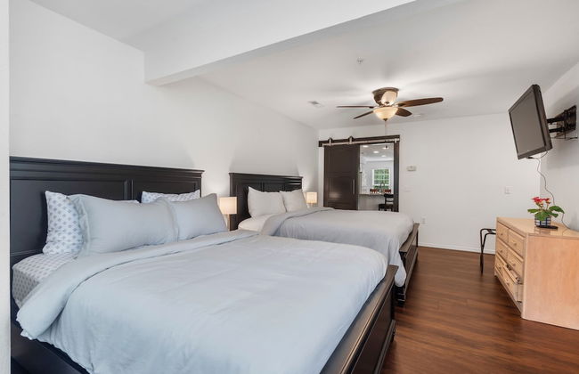 Lake Hideaway Waterfront Condo w/ Resort Perks! - Photo 7