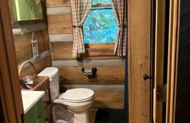 Beautiful Waterfront Cabin with Hot Tub near Winston-Salem, North Carolina - Foto 19