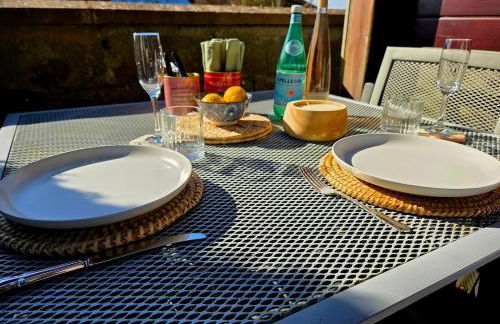 Captain’s Cabin - Photo 14