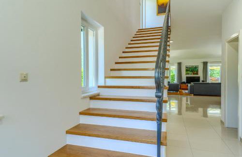 Villa Župa with Heated Pool, Tennis Court & Mini Golf - Foto 17