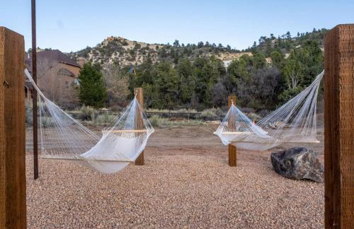 Stargazing Retreat with Hot Tub Deck Hammocks BBQ - Photo 27