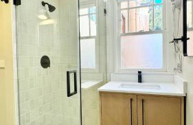 Iconic 2BR Bungalow, Short Walk to SJSU, with Parking - Foto 34