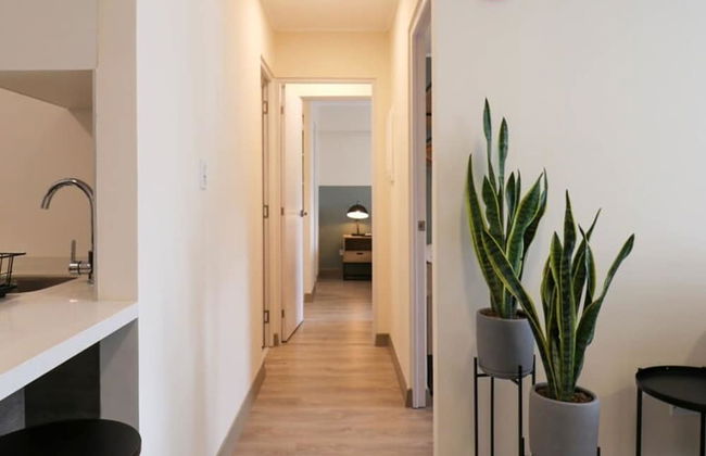 w Minimalist 2BR in Miraflores - Photo 2