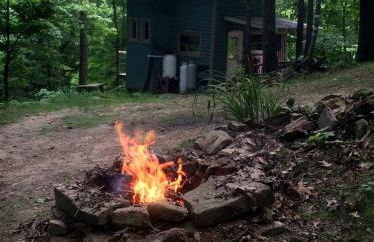 Rustic Off-Grid Cabin Getaway near Wayne National Forest, Ohio - Foto 8
