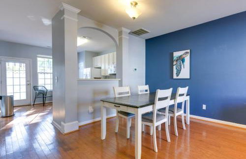 Townhome with Community Pool 11 Mi to Dtwn Raleigh! - Foto 6