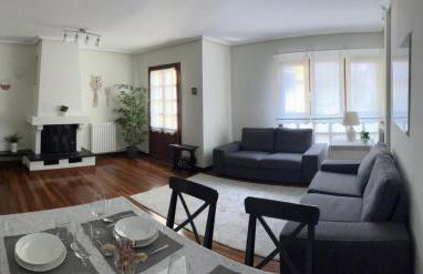 Duplex 122m2, 4 dormitorios, 2 baños completos, Wifi 1GB - Foto 3