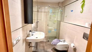 APARTAMENTo JMHR 3 - Photo 3, Shower