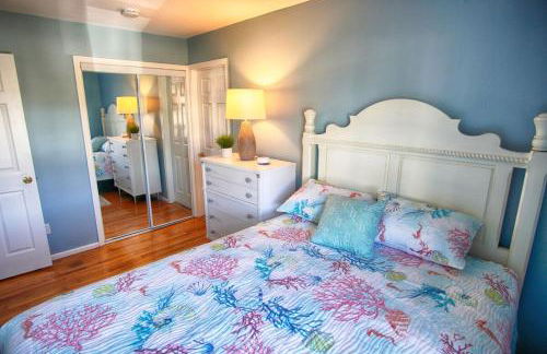 Gorgeous beach house with large pool & private beach, just 3 blocks away!! - Foto 16