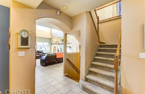 *H* 5BR Home Getaway w/HOT TUB ** - Foto 17