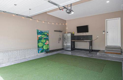 Luxury Stay with Golf Simulator and 3 King Bedrooms - Foto 47