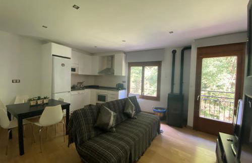 Precioso apartamento con vistas montaña o rio - Foto 2