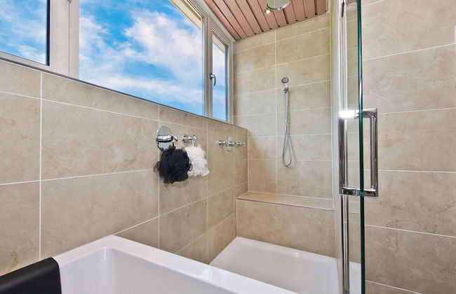 Characteristic Country House With Wellness - Foto 22