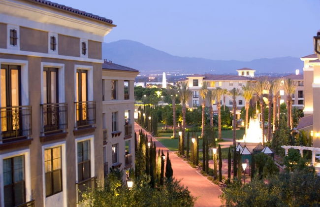 Global Luxury Suites at The Village - Photo 56