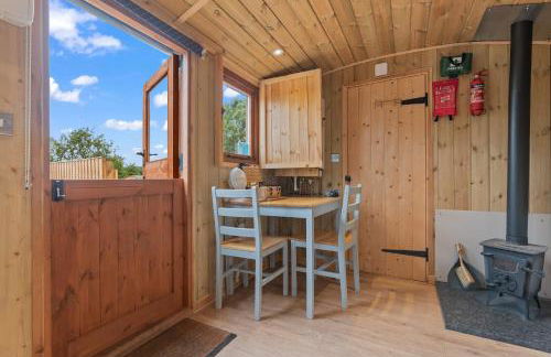 Unplug & Reconnect, Romantic Retreat with Hot Tub - Foto 15