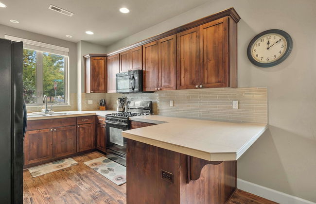 Hot-tub, Pet-friendly, 30 min to Mt Bachelor! - Foto 8