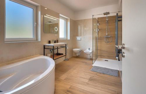 Villa Esarjo with Heated Pool and Sea View - Foto 65