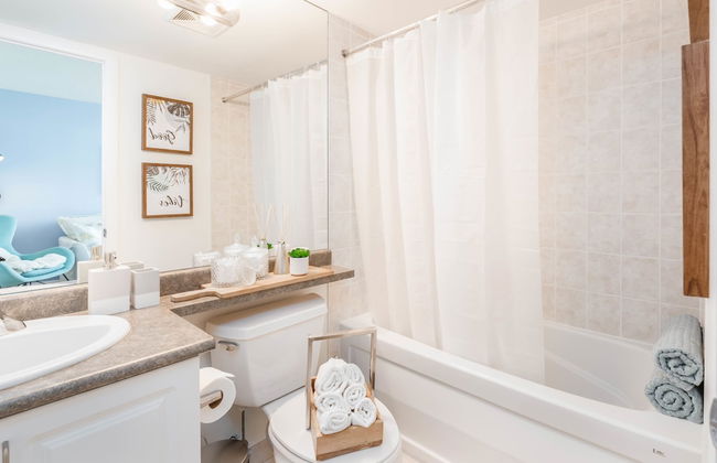 QuickStay CN Tower View Condo in Fort York - Foto 61