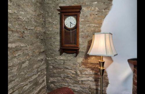 Swan Cottage 2-Bedroom-Netflix-Parking-Nature-Canal - Photo 29