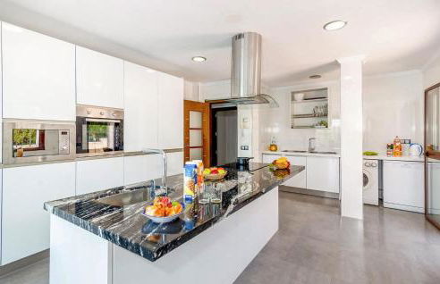 Amazing Home In Mijas Costa - Photo 13