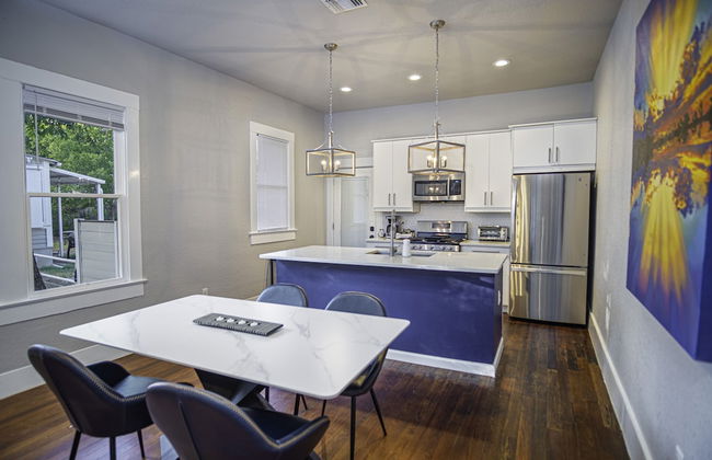 Chic Downtown Farmhouse With Garden and BBQ Grill - Foto 14