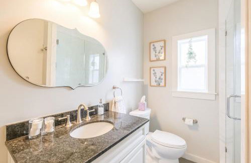 Lindale Charming Home Sleeps 4 Yard WiFi - Foto 24