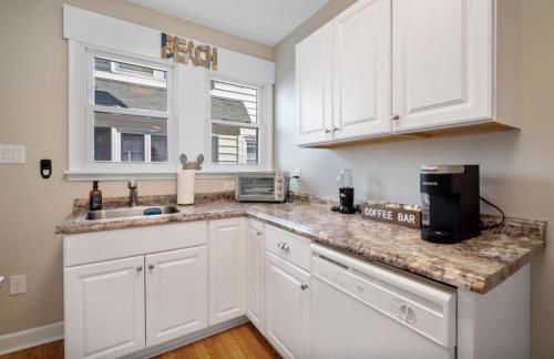 Salt Life Retreat Unit A-2BR/2BA, Heart of Margate - Foto 7