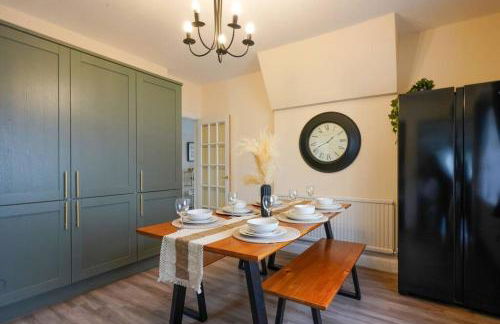 Orchard Bungalow - Sleeps 10 - Close to Town Centre - Free Parking, Pool Table, Fast Wi-Fi and Smart TV with Netflix by Yoko Property - Foto 10