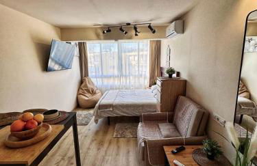 Beachfront Design LUX Studio Apartment - Photo 1