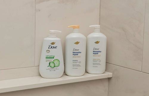 Stylish Getaway with Hot Tub-Near Downtown Indy-Family Friendly - Foto 52