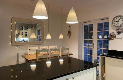 3 Bed Home Sleeps 6 Free parking - Foto 16