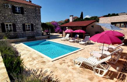 Villa Roza - Photo 1