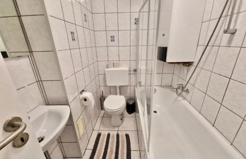 Bis 4 Pers. 0,3 km zur City von Wuppertal – neuwertige Wohnung - Foto 6